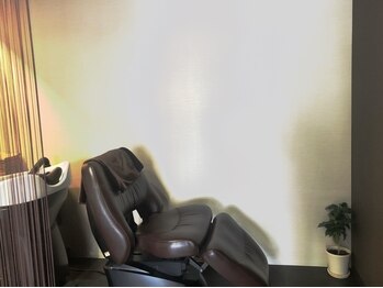 ヘアリゾート ガムラン(hair resort gamelan)の写真/フラットなシャンプー台とモダンでバリを感じさせる店内で、思わず寝落ちしてしまう癒し時間をご提供◇