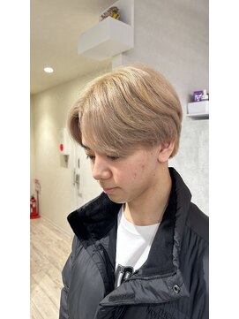 ユニバーストーキョー 池袋西口店(universe tokyo) ハイトーンベージュ