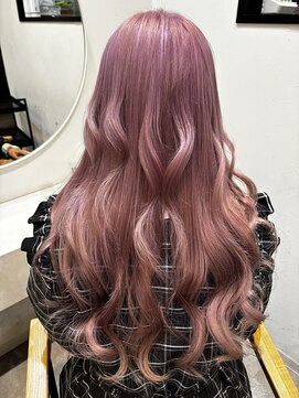 ラビス クローバー(Lovis clover) ショートボブ ニュアンスカラー センターパート