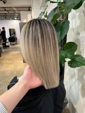 メリー オオサカ(Merly Osaka) contrast beige balayage