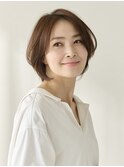 大人可愛い20代30代40代前下がりボブ小顔丸みショート