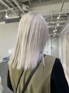 レアル 天王寺 阿倍野(REAL) ホワイトカラー