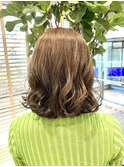 ボブスタイル　コテ巻きパーマ