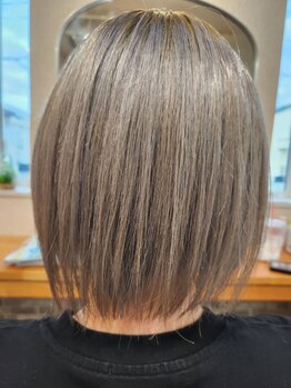 美容室さわいファミリーサロンの写真/ブリーチした髪でも縮毛矯正可能◎持ちがいいと好評のストレートで、あなたもナチュラルなサラ艶髪に♪