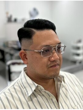 ラフカッターズ 立川店別館 サイドパート【立川/理容室/床屋/顔剃り/シェービング】