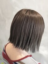 フォルン(Vorn)&nbsp;ラベンダーアッシュ切りっぱなしボブ