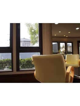 【南岩国】マンツーマンだから悩みや要望何でも相談しやすい♪スタイリスト2名で落ち着いた雰囲気が魅力☆