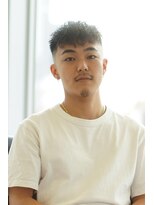 にもう&nbsp;ベリーショートツイストパーマ前下がりフェードカット１