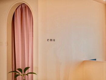 エミュ(emu)の写真/【赤坂駅１分】ナチュラル&カジュアル女性が通うマンツーマンサロン/リラックスできる個室シャンプーあり☆
