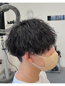 バース バイ ハピネス(BIRTH by happiness) ツイストスパイラル刈り上げマッシュ