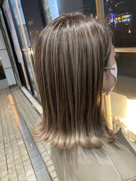 シャフト(SHAFT) ナチュラルバレイヤージュ♪