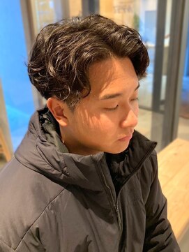 メンズサロン ブロック(Men's Salon bloc) センターパート　アップバング　メンズショート　ツーブロック