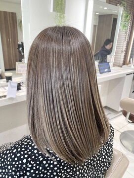 アッシュ 大宮店(Ash) 白髪ぼかしオリジナルハイライト