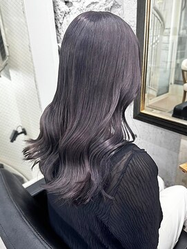 リア(riah) 艶髪モーヴグレージュ/透明感/立体感レイヤー/ウェーブ