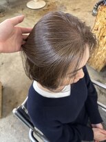 ウィークエンド(WEEKEND)&nbsp;白髪ぼかし+カット+トリートメント【￥15400】