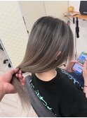 バレイヤージュ　ケアブリーチ　ベージュ　グレージュ　ブラウン