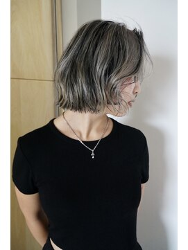 シアター(CIARTOR) ハイライトカラー/切りっぱなしボブ