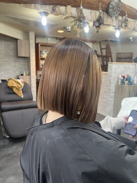 スロウ(slow) 美髪矯正×ぱっつんボブ