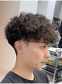 渋谷スペインカール外国人風パーマメンズカット刈り上げフェード