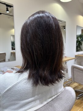 軽やか外ハネスタイル