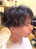 ツーブロックセンターパートゆるめスパイラルパーマ