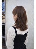 大人の抜け感レイヤーミディ