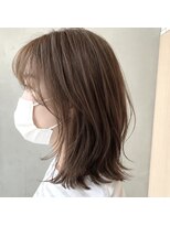 ベラ 自由が丘(BELLA)&nbsp;艶感ベージュブラウンカラー×外はねロブ