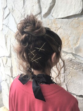 ヘアメイク ヴァロ(Hair Make VaLo) お呼ばれお団子アレンジ＋おくれ毛