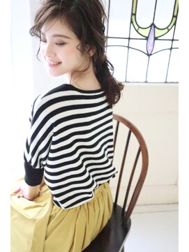 ケアシンサイバシ(CARE shinsaibashi) ローポニーテールでルーズな大人アレンジ