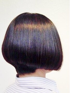 レットリート(RETREAT) シャープなカットライン！グラデーションボブ♪