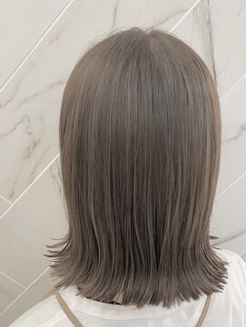 ジーナ 池袋(Zina) 【Zina　池袋】イメチェン毛先パーマ耳かけ×フォギーベージュ