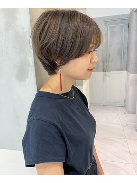 ガリカ(Gallica kinshicho) グレージュ × ひし形シルエットショート