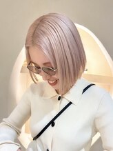 《*ヘアスタイルに抜け感をプラス*》透明感がしっかり出る、ミルクティーべージュ*[ブリーチ/ダブルカラー]