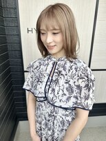 ハイク(HYKE)&nbsp;外ハネミディアムレイヤー/ミルクティベージュ