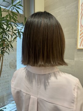 グラティコ(GratiCo) 切りっぱなし/外ハネ/艶カラー