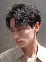 フィフス(fifth)&nbsp;原宿シャドウパーマメンズカットセンターパートウルフ刈り上げ