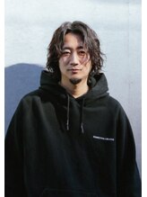 ユエン(uyen) 泓田崇 暗髪カラー