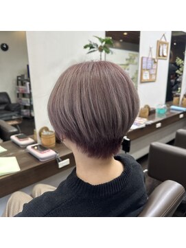 ハンサムショート×ピンクベージュ