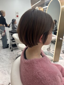 ロンドルピナス 小倉(Lond Lupinus) ミディアムレイヤーカット/似合わせカット/大人ガーリー/20代