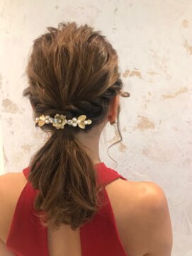 ジーナ セントラル銀座(Zina) ローポニーアレンジ