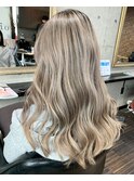 ミルクティーブロンドバレイヤージュ【Insta→bacio_ozawa】