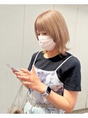 ミルクティーベージュ