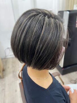 アーシェ 横浜店(A'SHE) ［A'SHE］ハイライトグレージュ　前下がりボブ
