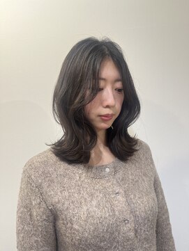 クク(coucou) くびれレイヤー×ミディアムスタイル