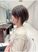 earthショートレイヤーボブミルクティー丸みショートボブ