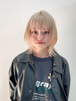 サクラ オモテサンドウ(SAKURA)&nbsp;抜きっぱなしホワイトブロンドヘアー/ブリーチありダブルカラー