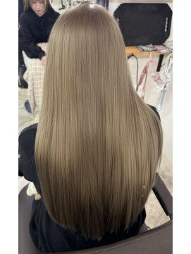 ウル(ulu) グレージュハイトーン　ケアブリーチ　透明感カラー