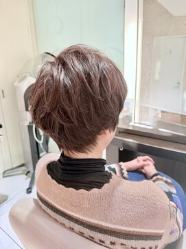ヘア&エステ ヒロイン 西武池袋店 抜け感つくる大人カジュアルショート