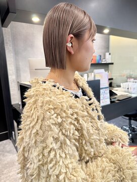 ケンジ 横浜(KENJE) 切りっぱなしボブ/ミルクティーベージュ/ダブルカラー