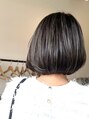 ウナカサ 箕面(unacasa) 白髪ぼかしのハイライト。白髪もおしゃれに変換します!